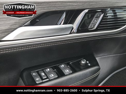 Used 2024 Jeep Wagoneer Series II AWD/4WD image 25