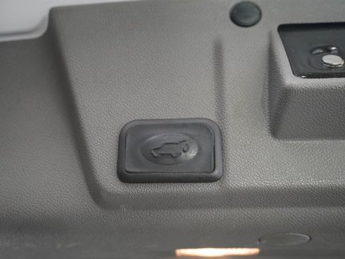 Used 2016 Chevrolet Traverse LTZ AWD/4WD image 11