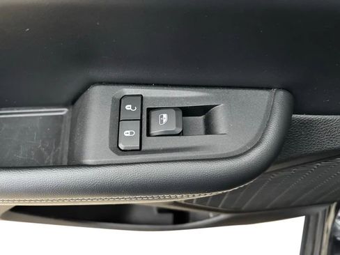 Used 2023 Jeep Grand Cherokee Limited w/ Luxury Tech Group II image 26