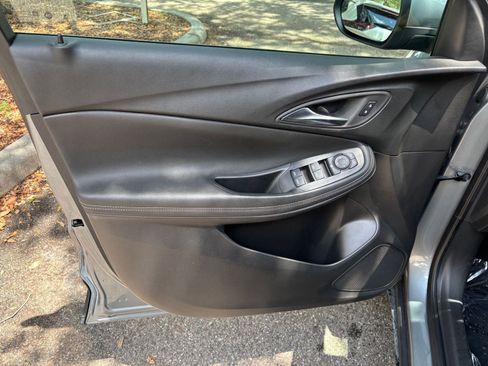Used 2025 Buick Encore GX Preferred FWD image 18