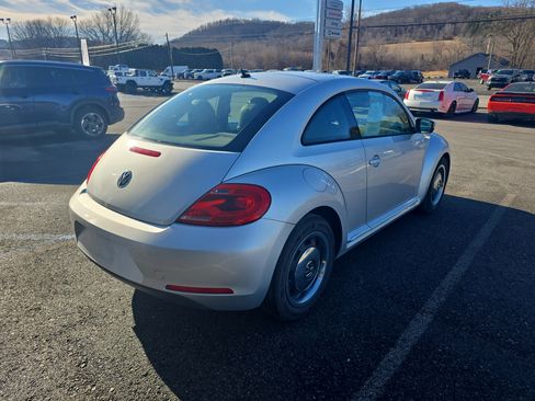 Used 2012 Volkswagen Beetle 2.5 image 3
