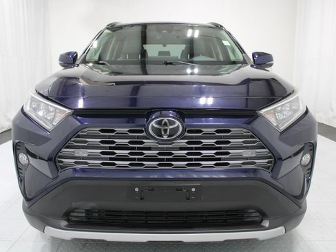 Used 2019 Toyota RAV4 Limited AWD/4WD image 3
