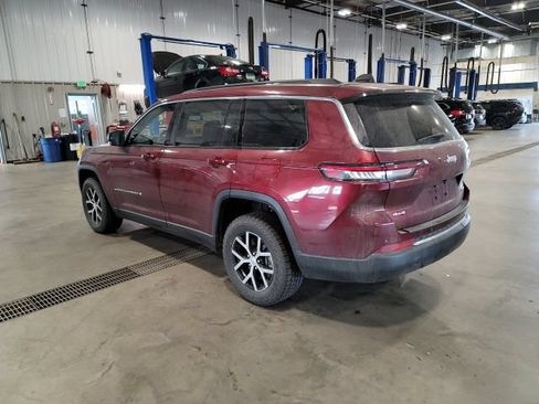 Used 2024 Jeep Grand Cherokee L Limited AWD/4WD image 5