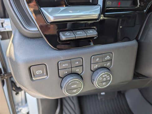 New 2026 Chevrolet Silverado 1500 LTZ w/ LTZ Premium Package AWD/4WD image 26