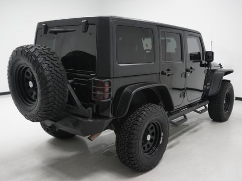 Used 2011 Jeep Wrangler Unlimited Sport image 4