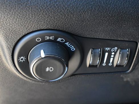 Used 2022 Jeep Compass Limited image 26