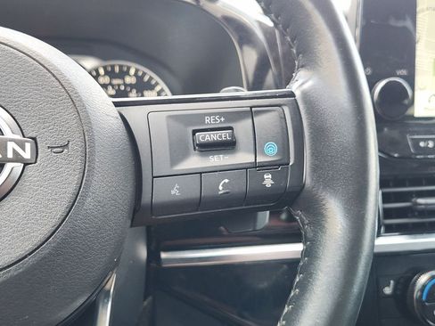 Used 2023 Nissan Pathfinder SL AWD/4WD image 27
