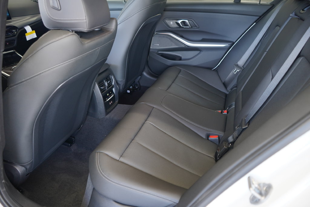 Used 2026 BMW M340i Sedan w/ Premium Package RWD image 20