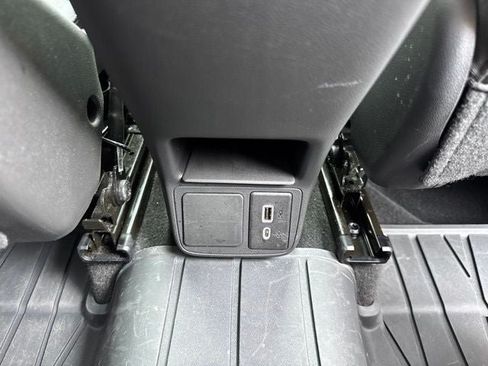 Used 2024 Buick Encore GX Preferred AWD/4WD image 24
