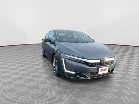 Used 2018 Honda Clarity Plug-In Hybrid image 3