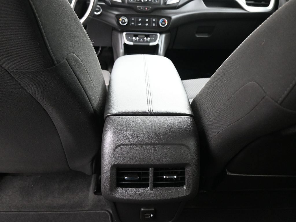 Used 2024 GMC Terrain SLE AWD/4WD image 21
