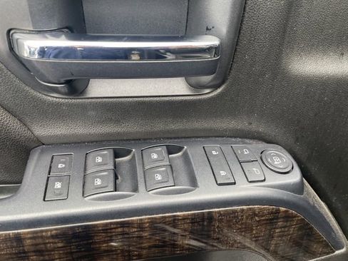 Used 2015 GMC Sierra 2500 Denali w/ Duramax Plus Package image 10