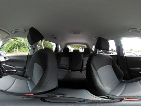 Used 2025 Kia Soul LX w/ LX Technology Package FWD image 41