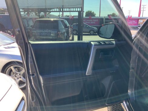 Used 2018 Toyota 4Runner Limited AWD/4WD image 24