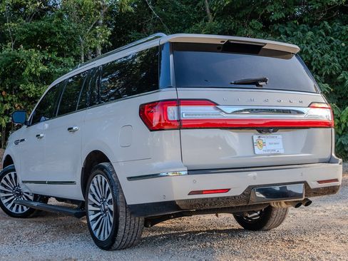 Used 2019 Lincoln Navigator L Reserve AWD/4WD image 3