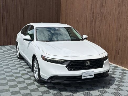Used 2024 Honda Accord LX image 10