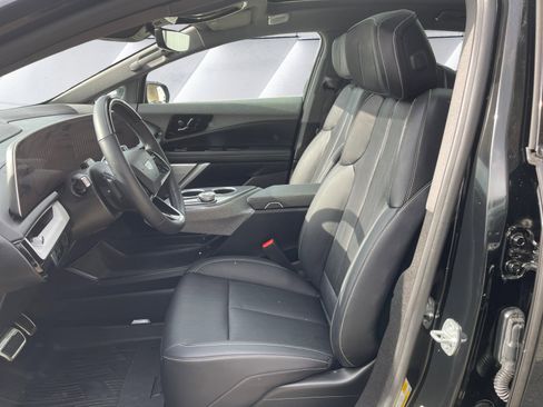 Used 2025 Cadillac Optiq Luxury 2 w/ LPO, Floor Liner Package image 10