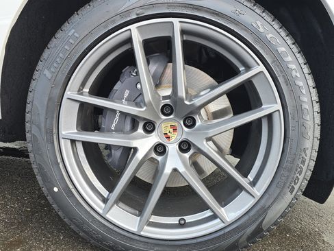 New 2026 Porsche Macan Turbo image 27