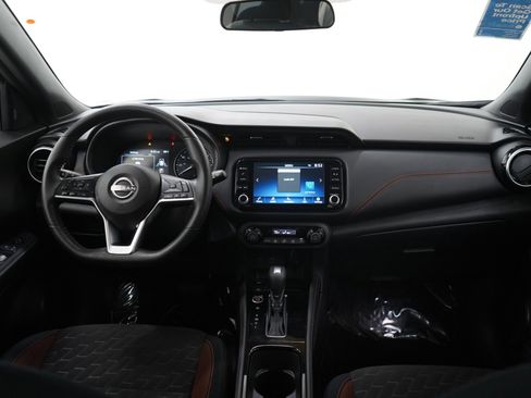Used 2024 Nissan Kicks SR image 13