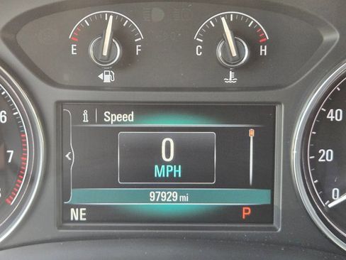 Used 2018 Buick Enclave Essence image 10