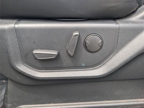 Used 2019 Ford F150 Lariat w/ Equipment Group 502A Luxury AWD/4WD image 22