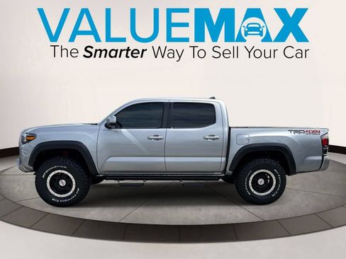 Used 2021 Toyota Tacoma TRD Off-Road w/ TRD Premium Off Road Package AWD/4WD image 6
