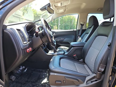 Used 2022 Chevrolet Colorado Z71 w/ Z71 Midnight Edition AWD/4WD image 13