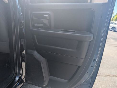 Used 2017 RAM 1500 Express AWD/4WD image 38