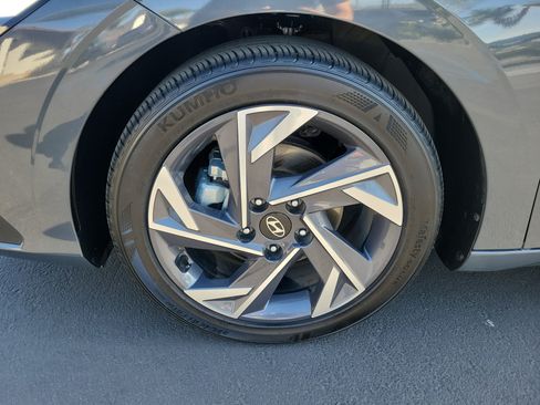 Certified 2025 Hyundai Elantra Sport FWD image 31