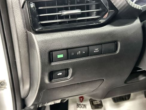Used 2024 Nissan Sentra SV FWD image 16