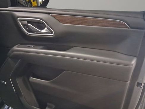 Used 2022 Chevrolet Suburban High Country AWD/4WD image 18