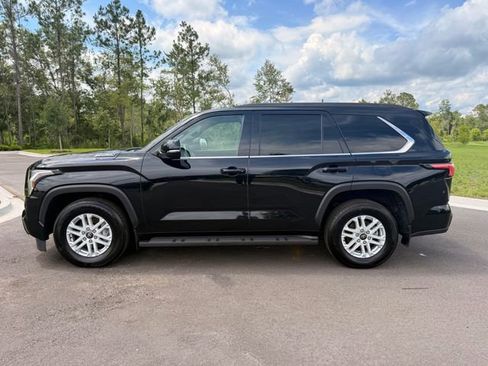 Used 2025 Toyota Sequoia SR5 AWD/4WD image 11