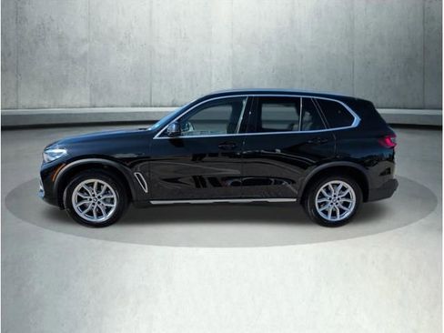 Used 2022 BMW X5 xDrive40i w/ Premium Package AWD/4WD image 2