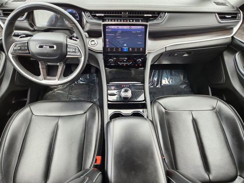 Used 2023 Jeep Grand Cherokee L Limited AWD/4WD image 23