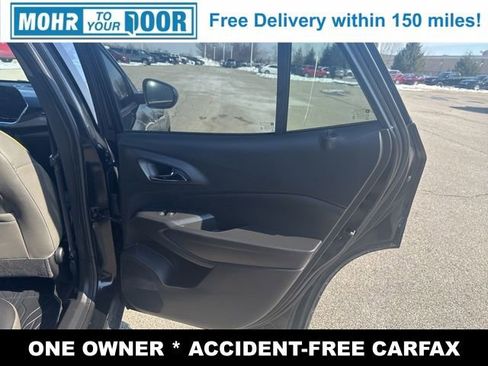 Used 2024 Chevrolet Trax ACTIV w/ Sunroof Package image 28