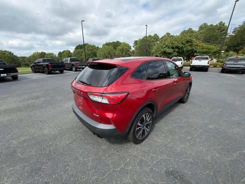 Used 2022 Ford Escape SE w/ SE Sport Appearance Package AWD/4WD image 10