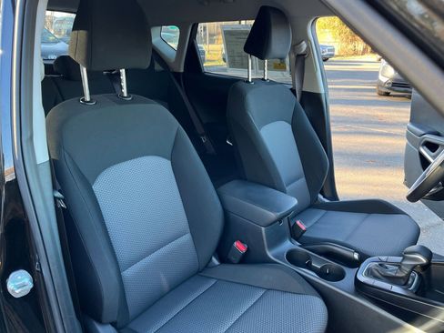 Used 2025 Kia Soul LX w/ LX Technology Package image 34