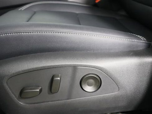 Used 2026 Chevrolet Traverse LT w/ Driver Confidence Package image 25