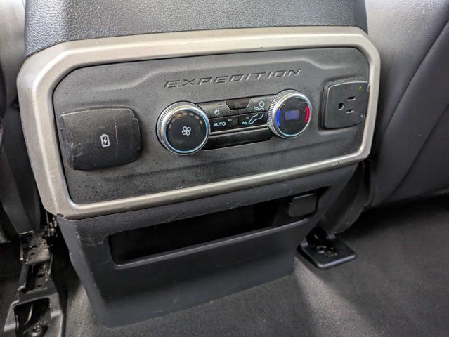 Used 2024 Ford Expedition XLT AWD/4WD image 16