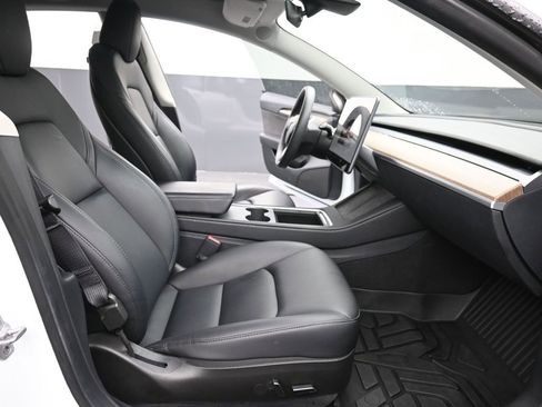 Used 2023 Tesla Model 3 Standard Range image 25