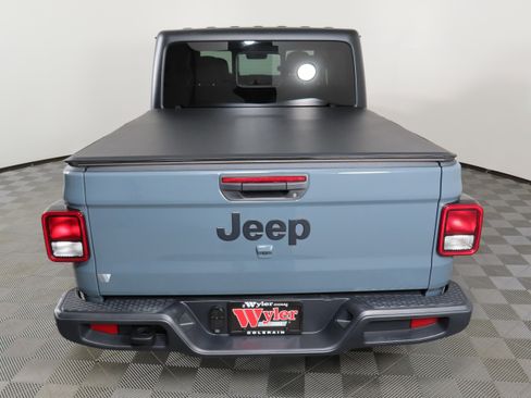 Used 2025 Jeep Gladiator Sport image 42