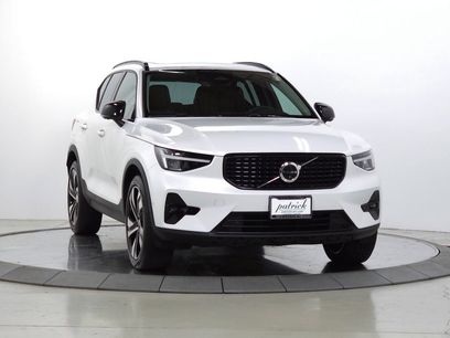 Used 2023 Volvo XC40 B5 Plus w/ Driver Assist Package