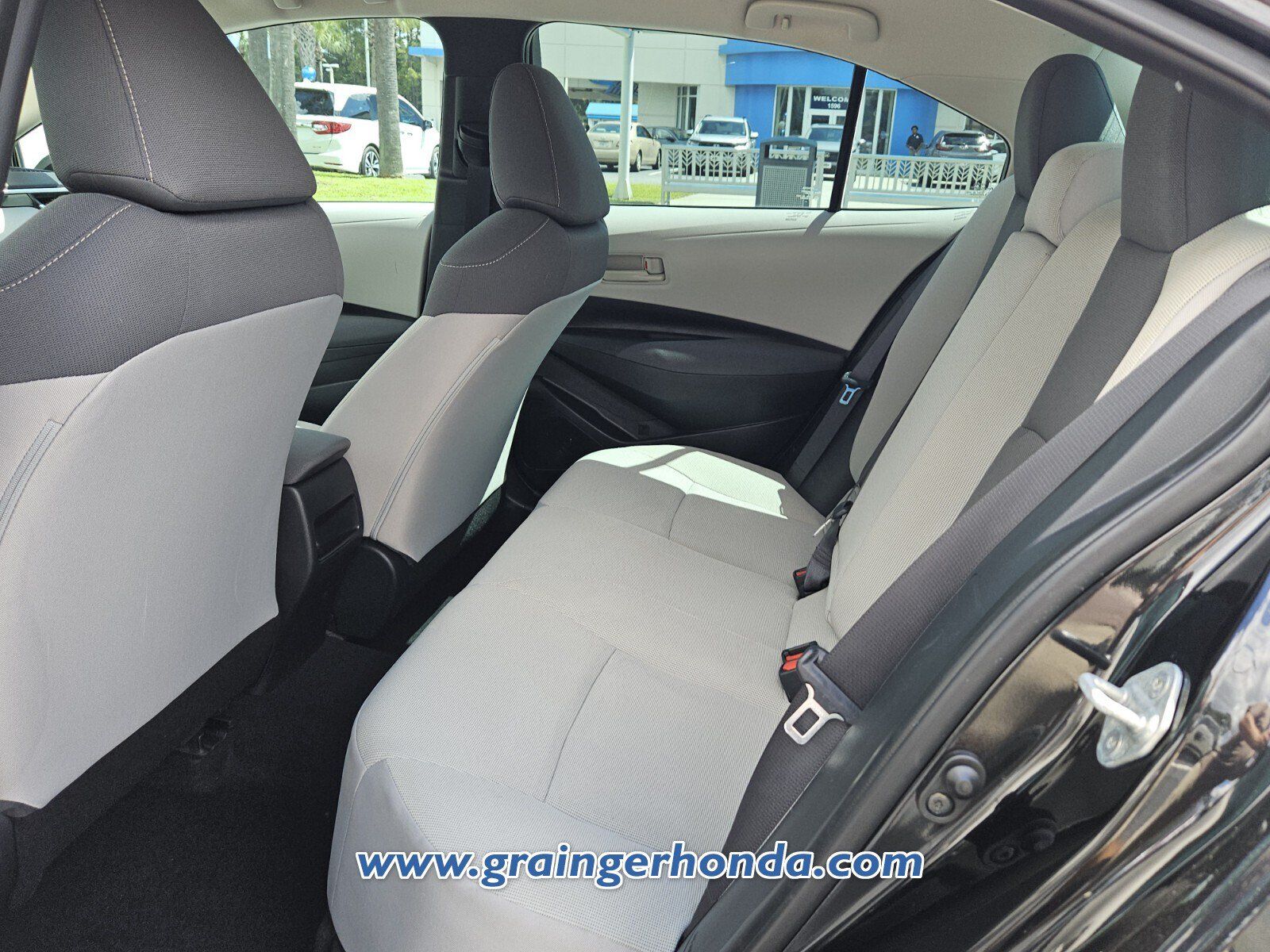 Used 2022 Toyota Corolla LE FWD image 11