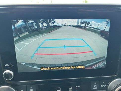 Certified 2024 Toyota Highlander XLE FWD image 14