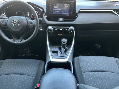 Used 2022 Toyota RAV4 XLE w/ Convenience Package FWD image 14