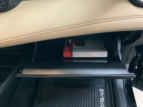 Used 2016 Toyota RAV4 XLE FWD image 25