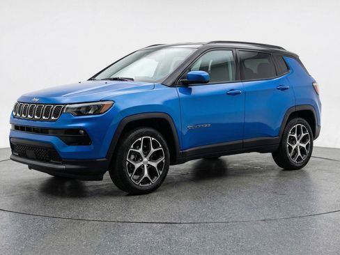 Used 2025 Jeep Compass Limited image 3