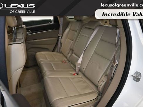 Used 2017 Jeep Grand Cherokee Overland w/ Jeep Active Safety Group AWD/4WD image 28