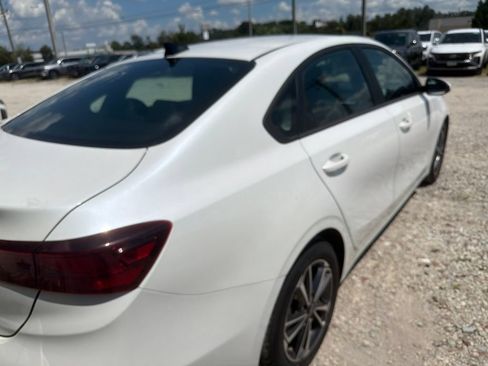 Used 2024 Kia Forte LXS FWD image 8