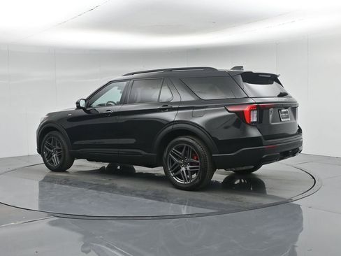 Used 2025 Ford Explorer ST-Line w/ ST-Line Street Pack image 7